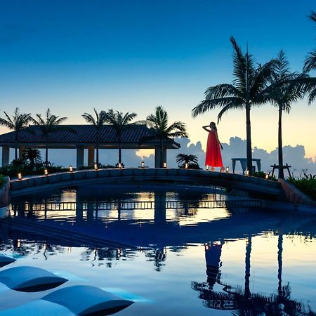 Oriental Hotel Okinawa Resort & Spa Nago Exterior photo The pool at the hotel