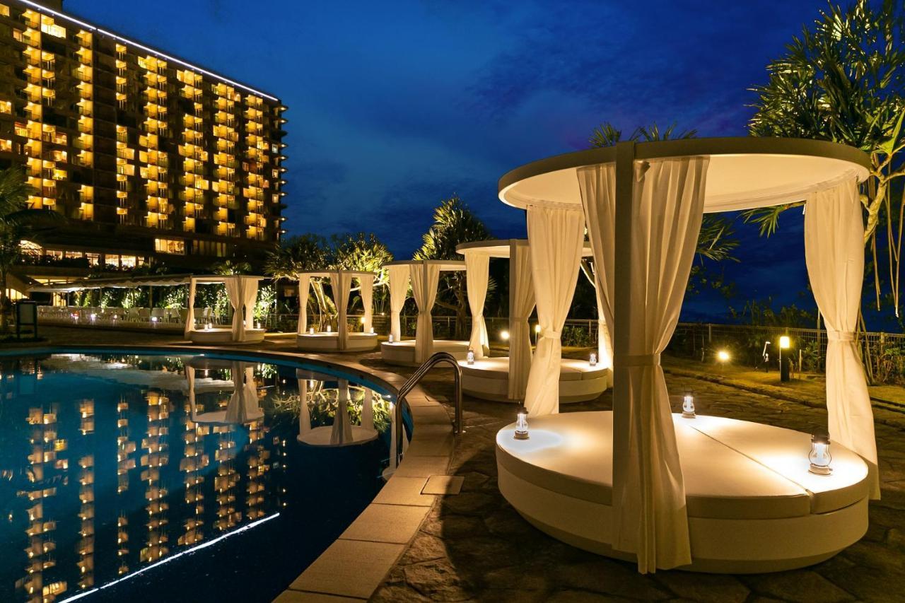 Oriental Hotel Okinawa Resort & Spa Nago Exterior photo The pool at the Royal Garden Villas