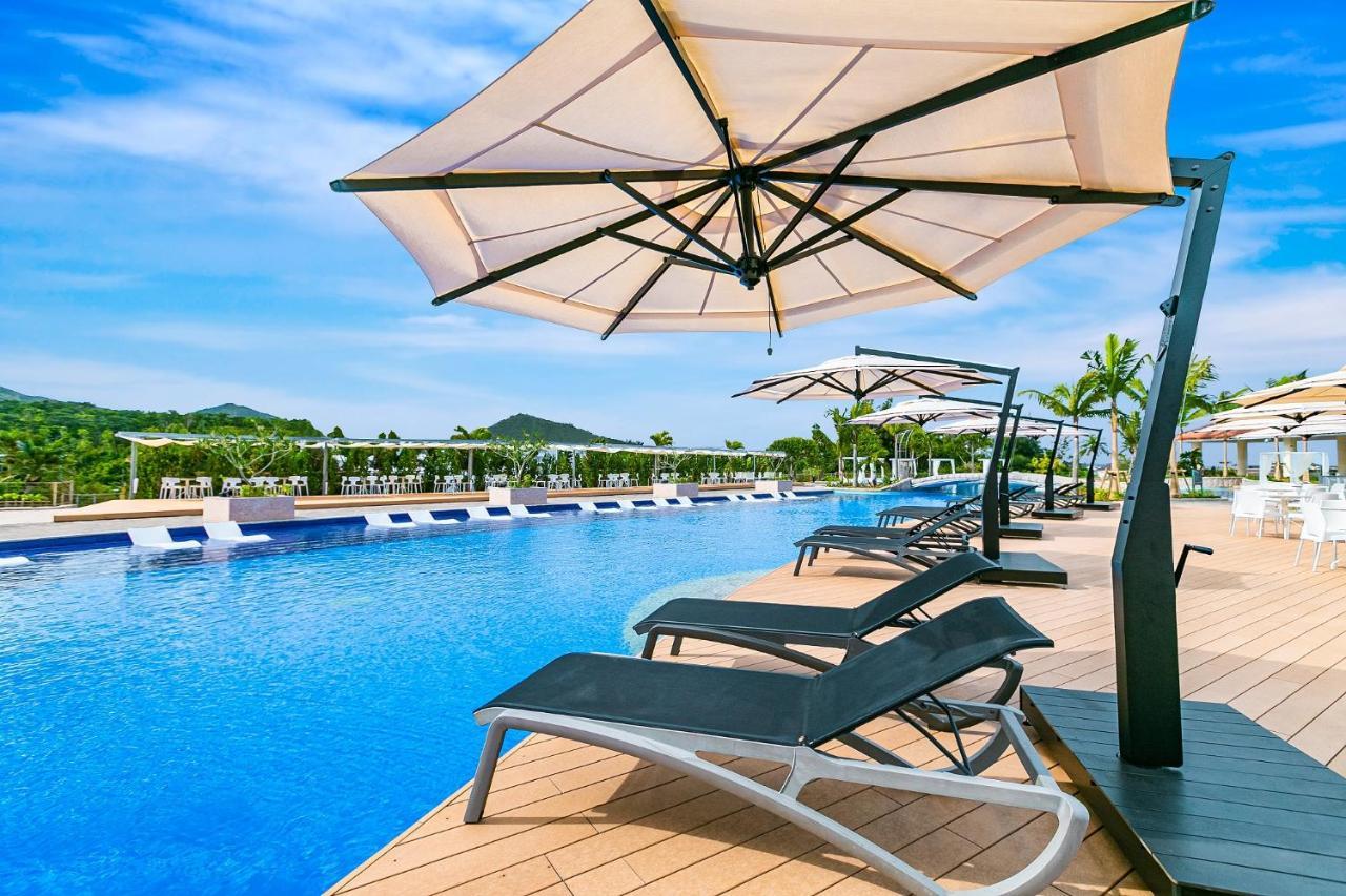 Oriental Hotel Okinawa Resort & Spa Nago Exterior photo The pool at the resort