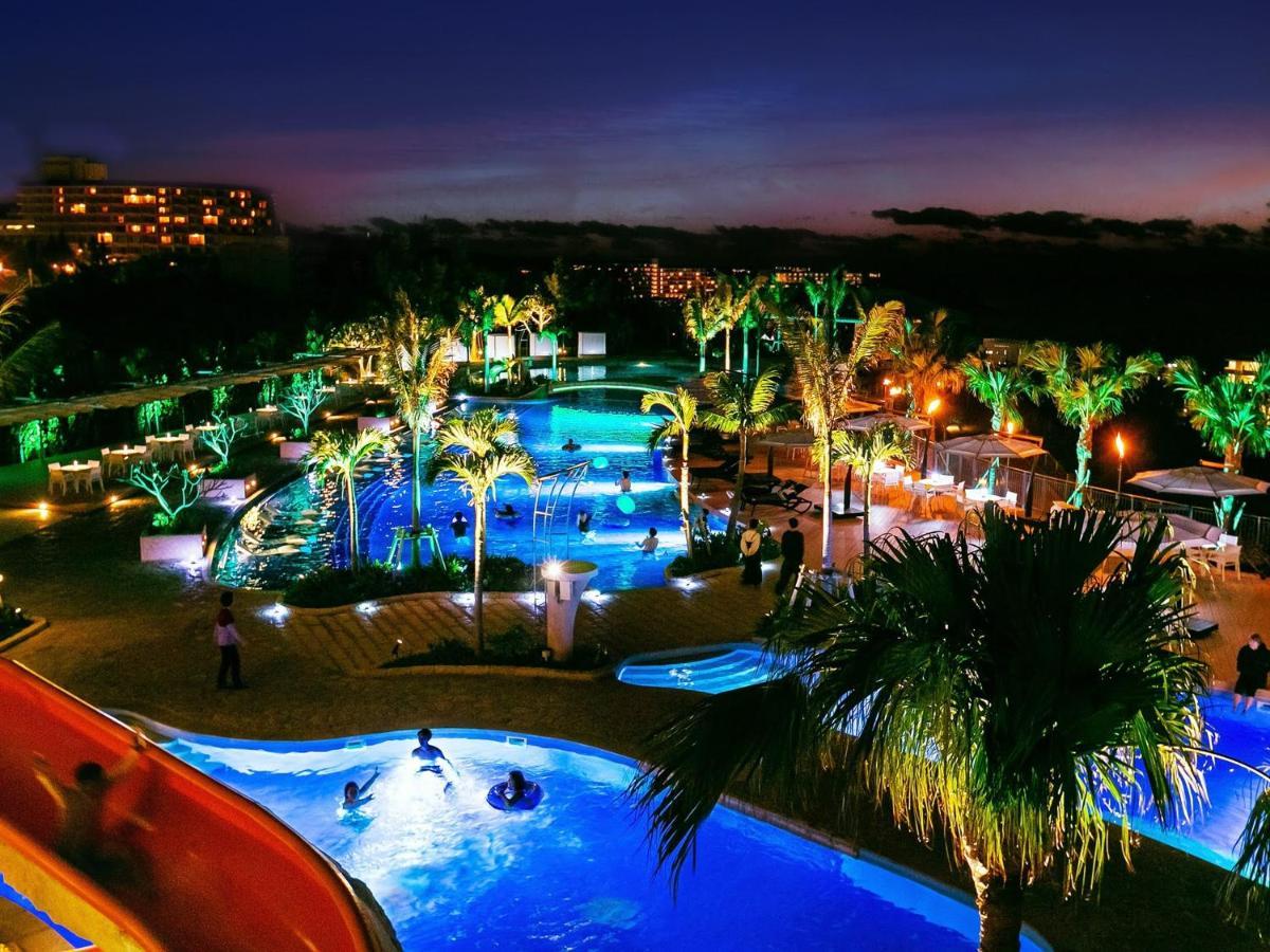 Oriental Hotel Okinawa Resort & Spa Nago Exterior photo The resort at night