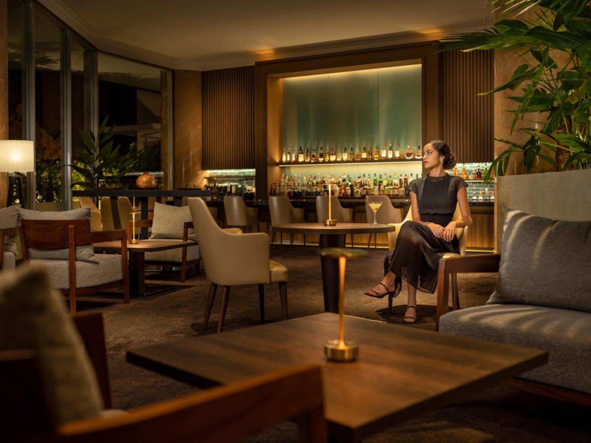 Oriental Hotel Okinawa Resort & Spa Nago Exterior photo The Bar